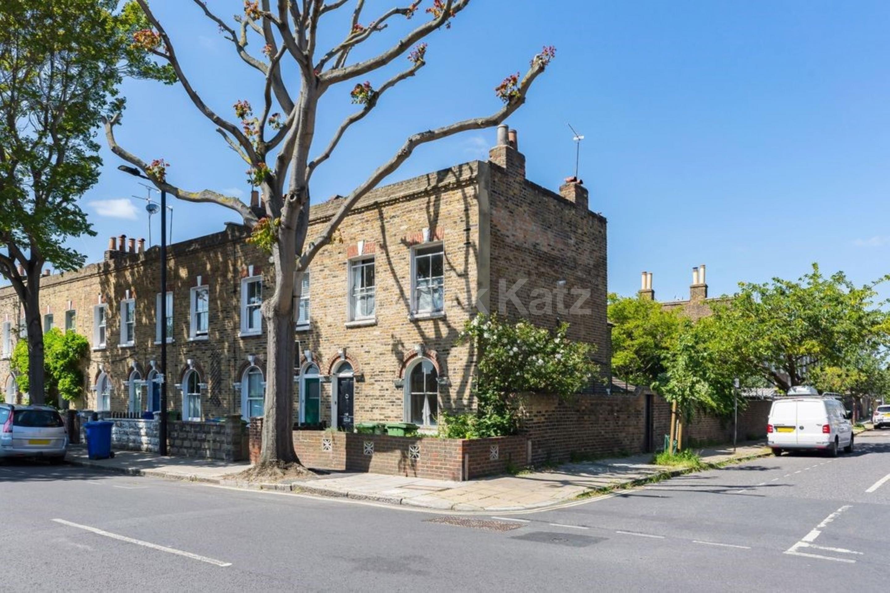 Great Terraced House in Bermondsey Lynton Road , Bermondsey SE1